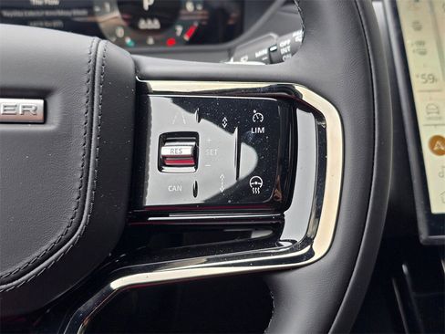 New 2026 Land Rover Range Rover Velar Dynamic SE image 18