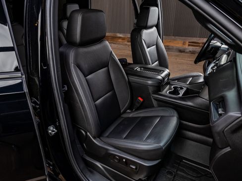 Used 2023 Chevrolet Tahoe Z71 w/ Luxury Package image 31