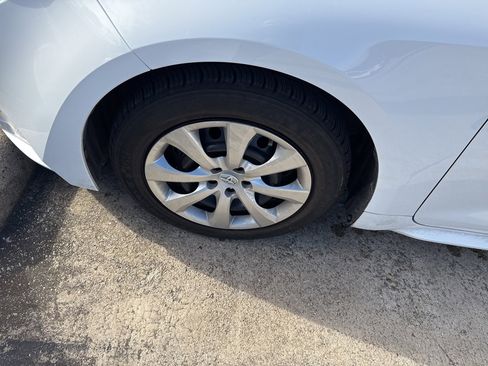 Used 2020 Toyota Corolla LE image 10