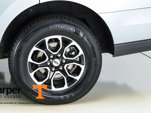 Used 2024 Ford Expedition XLT AWD/4WD image 6