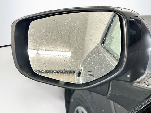 Used 2025 Subaru Outback Premium AWD/4WD image 16