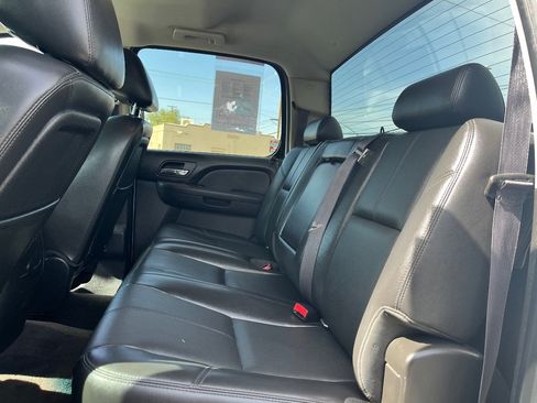 Used 2014 GMC Sierra 2500 SLT w/ Suspension Package, Off-Road AWD/4WD image 27