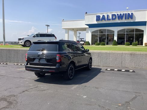 Used 2024 Ford Expedition Limited image 7
