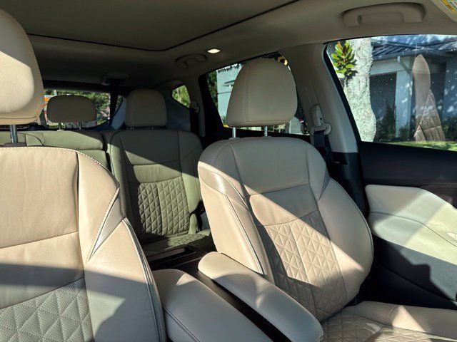 Used 2020 Nissan Murano Platinum FWD image 12