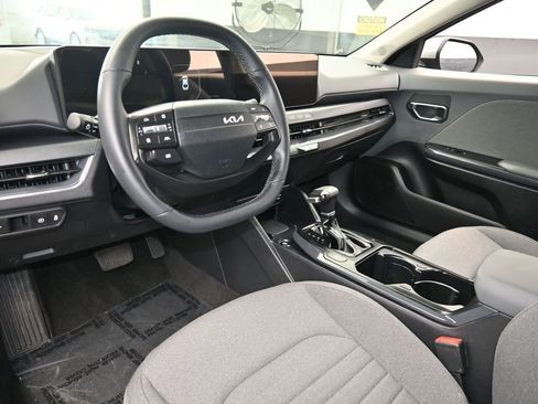 Used 2025 Kia K4 EX image 12
