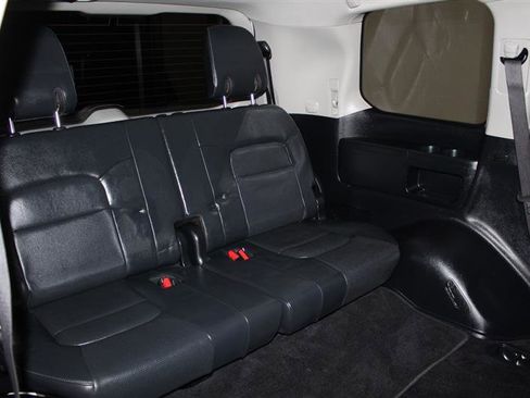 Used 2016 Toyota Land Cruiser image 35