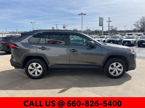 Used 2019 Toyota RAV4 LE w/ Carpet Mat Package image 5
