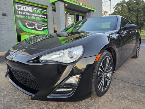 Used 2016 Scion FR-S image 2