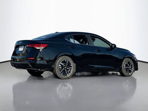 New 2025 Nissan Sentra SV image 2