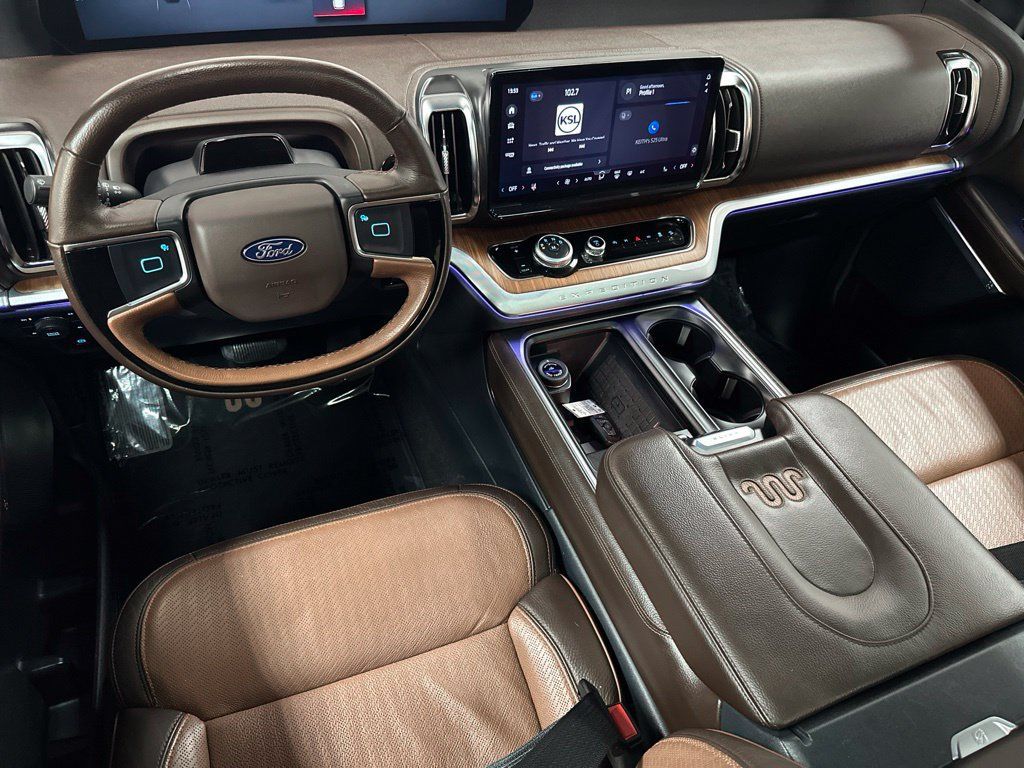Used 2025 Ford Expedition King Ranch AWD/4WD image 12