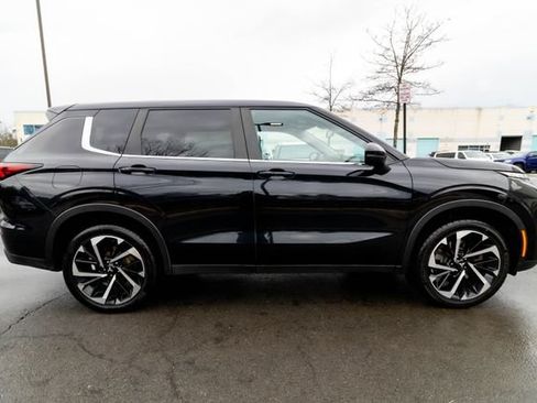 Used 2022 Mitsubishi Outlander ES AWD/4WD image 13