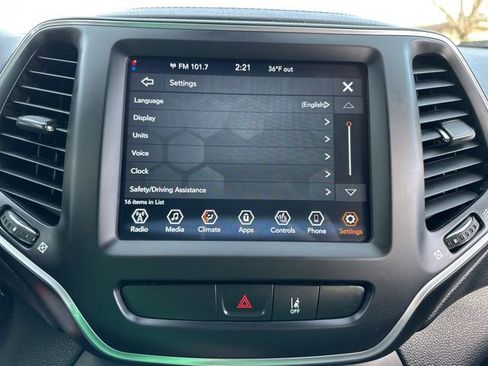 Used 2022 Jeep Cherokee Latitude image 38