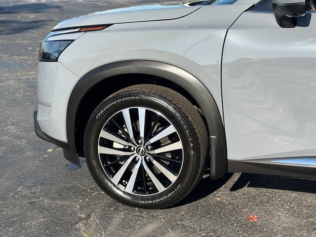 Certified 2025 Nissan Pathfinder Platinum AWD/4WD image 6