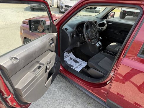 Used 2016 Jeep Patriot Sport image 11