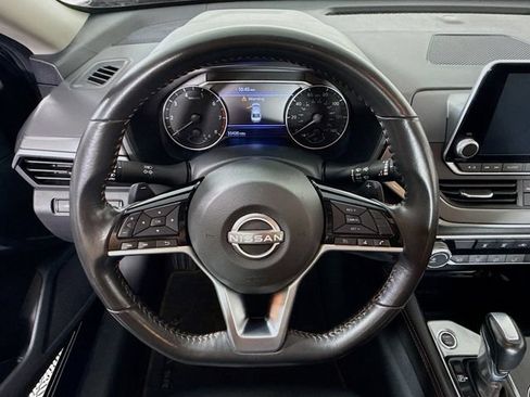 Used 2023 Nissan Altima 2.5 SR FWD image 16