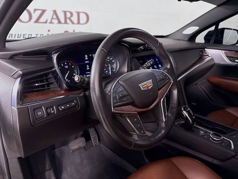 Used 2022 Cadillac XT5 Premium Luxury w/ Technology Package FWD image 11