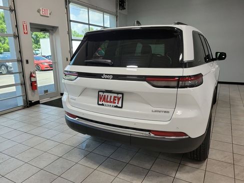 New 2025 Jeep Grand Cherokee Limited image 35