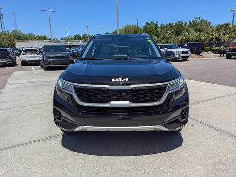 Certified 2022 Kia Seltos EX AWD/4WD image 3