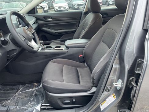 Used 2025 Nissan Altima 2.5 SV image 25