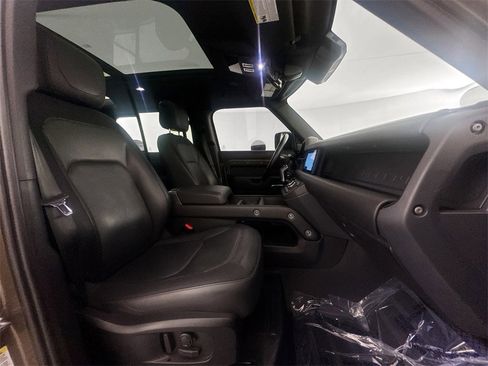 Certified 2023 Land Rover Defender 110 X-Dynamic SE image 27