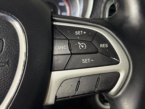 Used 2017 Dodge Charger SXT RWD image 25