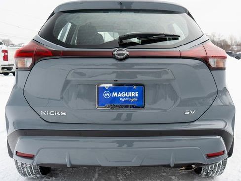 Used 2023 Nissan Kicks SV image 7