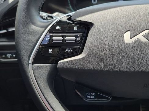 Used 2024 Kia Niro EX Touring FWD image 14