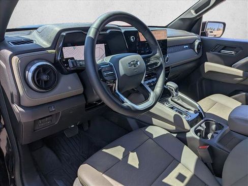 Used 2026 Chevrolet Colorado ZR2 w/ Technology Package AWD/4WD image 9