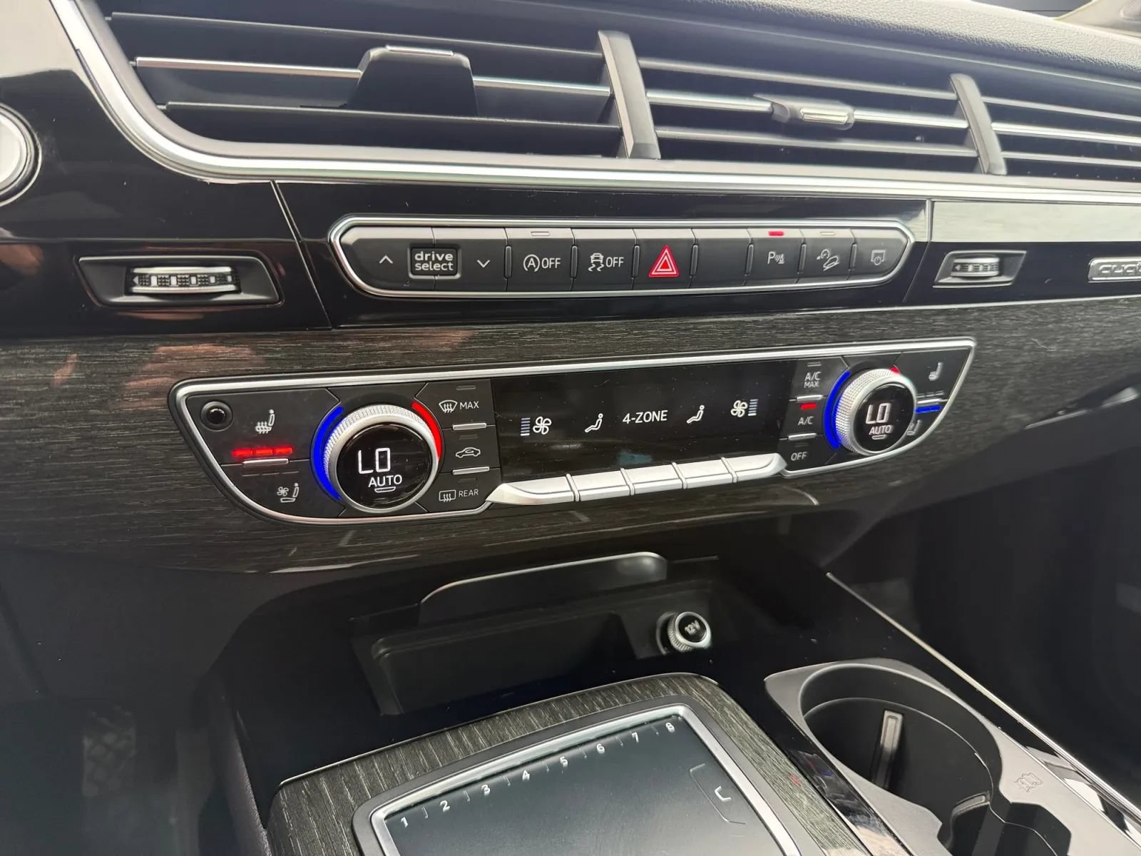Used 2018 Audi Q7 3.0T Prestige w/ Prestige Package AWD/4WD image 35