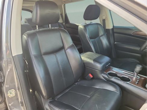 Used 2017 Nissan Pathfinder Platinum image 19