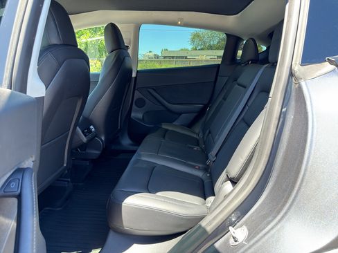 Used 2022 Tesla Model Y Performance AWD/4WD image 14