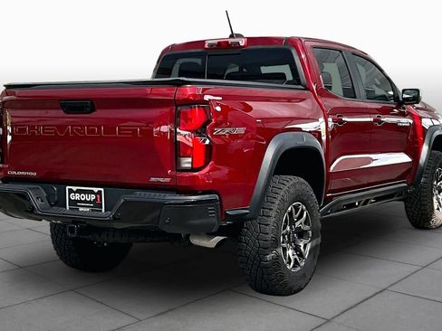Used 2025 Chevrolet Colorado ZR2 w/ Technology Package AWD/4WD image 13