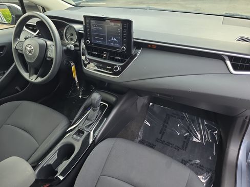 Used 2022 Toyota Corolla LE FWD image 11