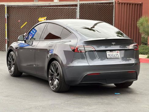 Used 2023 Tesla Model Y Performance AWD/4WD image 5