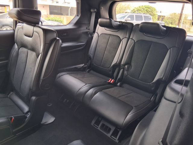 Used 2025 Jeep Grand Cherokee L Laredo RWD image 22