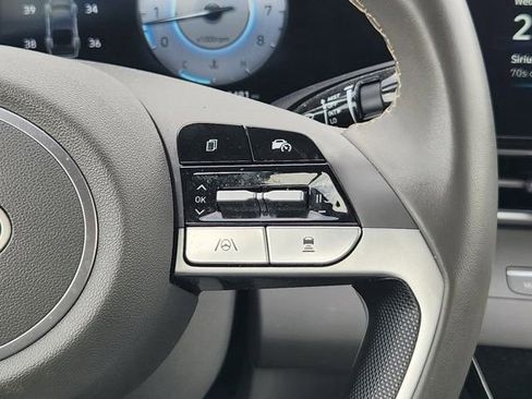 Used 2025 Hyundai Elantra SEL image 29