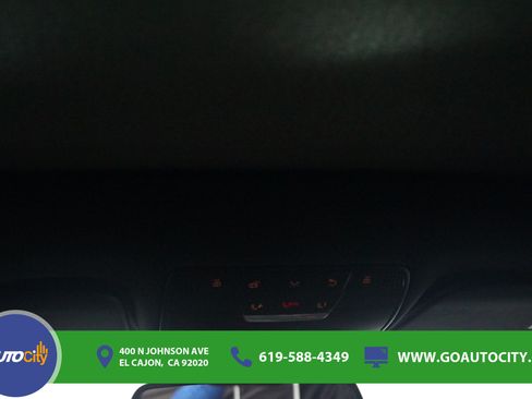 Used 2019 Mercedes-Benz GLC 300 4MATIC image 19