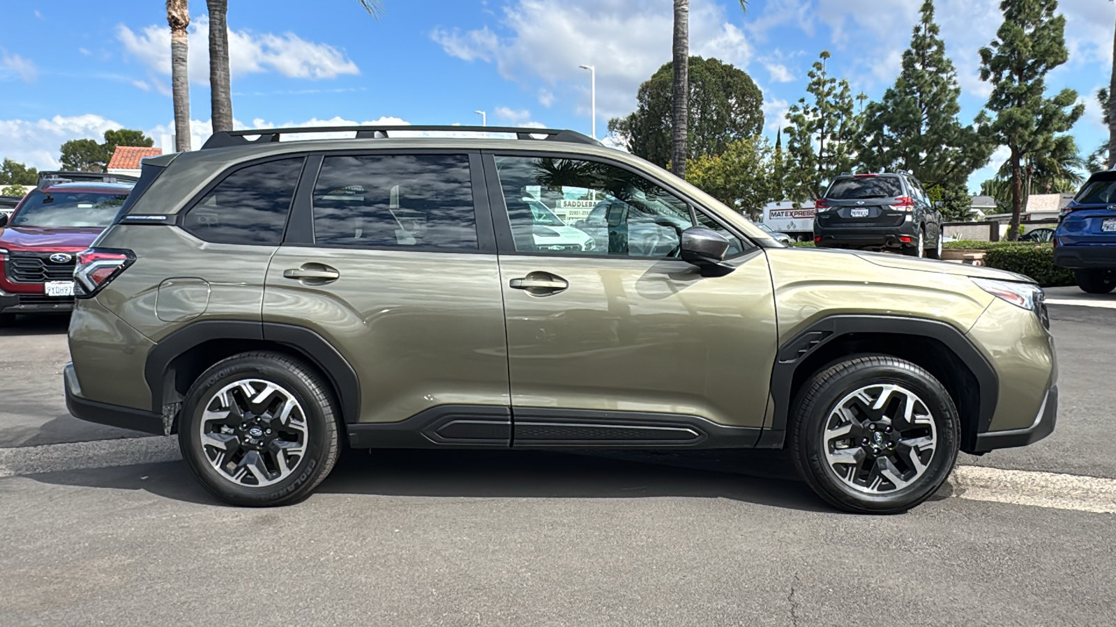 Used 2025 Subaru Forester Premium AWD/4WD image 5