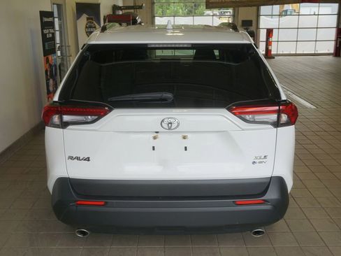 Used 2025 Toyota RAV4 XLE AWD/4WD image 14