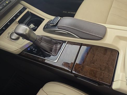 Used 2016 Lexus ES 350 w/ Luxury Package w/Wood Trim FWD image 27