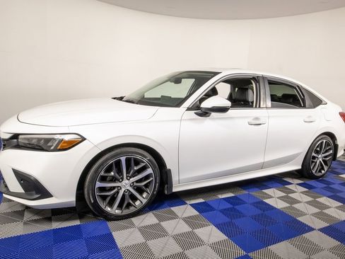 Used 2022 Honda Civic Touring image 1