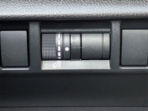 Certified 2025 Subaru Crosstrek 2.5i Limited w/ Popular Package #3A image 28