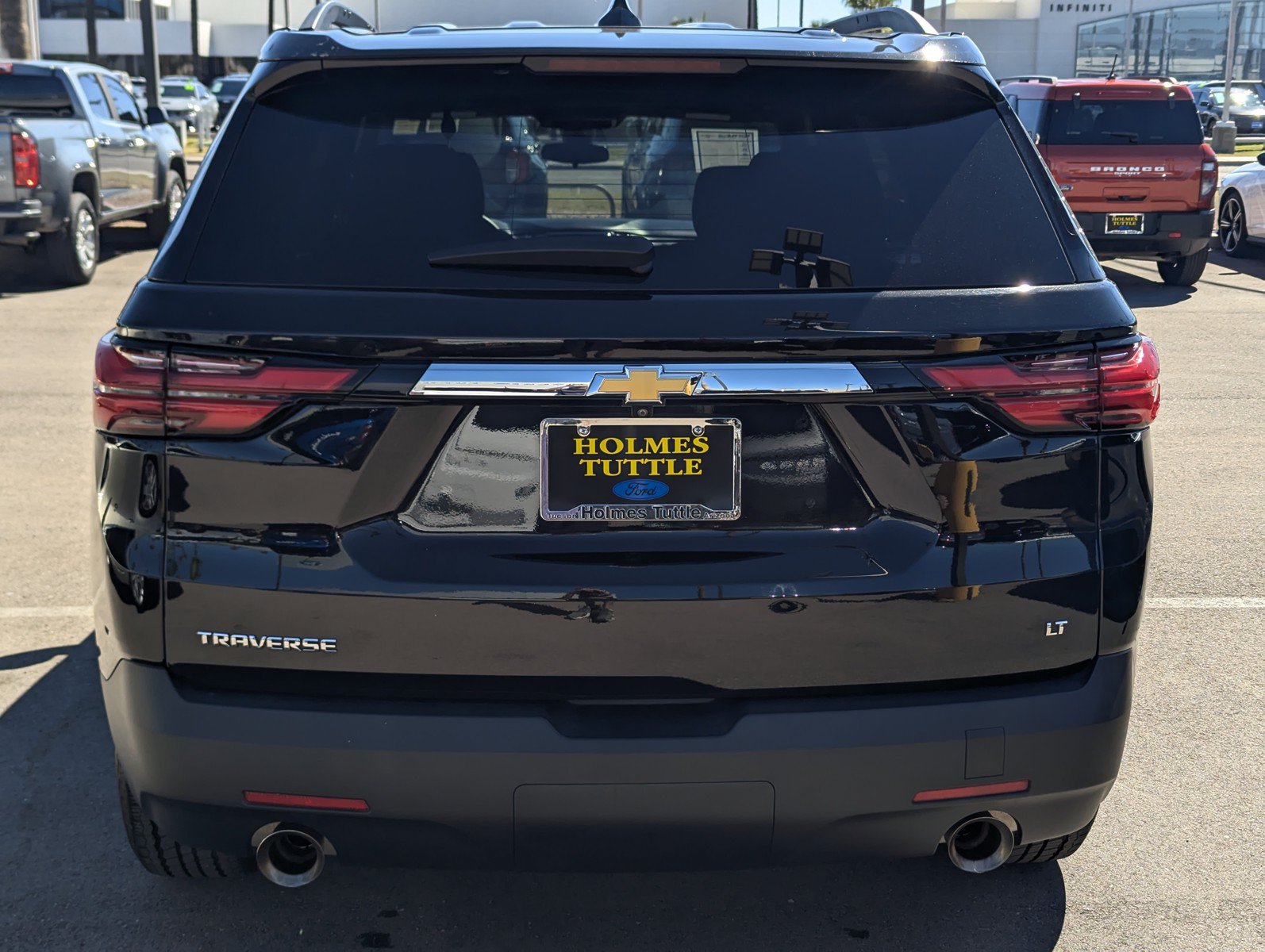Used 2023 Chevrolet Traverse LT FWD image 3