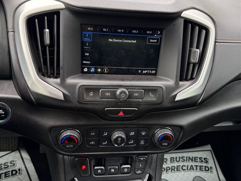 Used 2019 GMC Terrain SLE w/ Driver Convenience Package FWD image 14