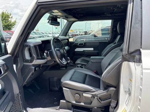 Used 2023 Ford Bronco Big Bend w/ Sasquatch Package AWD/4WD image 14