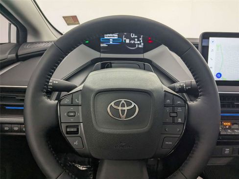 Used 2026 Toyota Prius Plug-In Hybrid FWD image 17