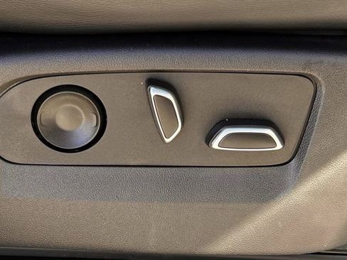 Certified 2023 Cadillac Escalade Premium Luxury image 26