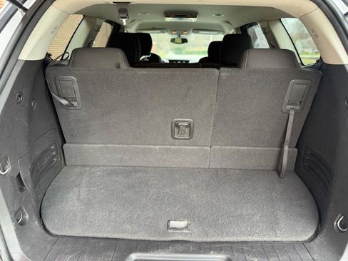 Used 2016 Chevrolet Traverse LT w/ Traveler's Package image 37