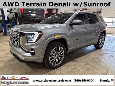New 2026 GMC Terrain Denali w/ LPO, Black Badging Package image 1