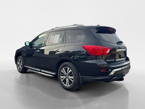 Used 2020 Nissan Pathfinder S image 3